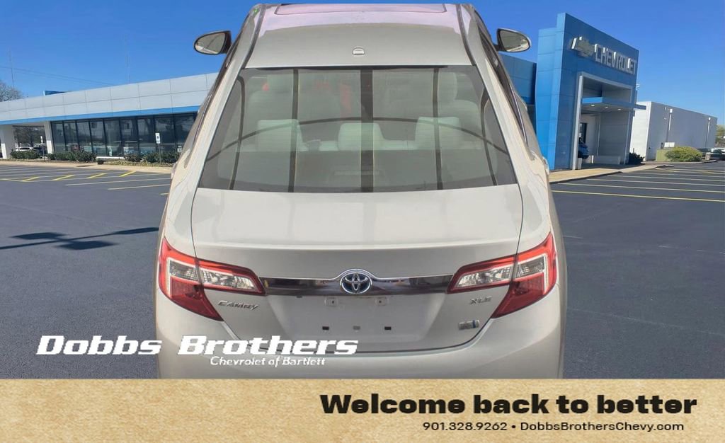 Used 2014 Toyota Camry XLE w/ Moonroof Package FWD image 4