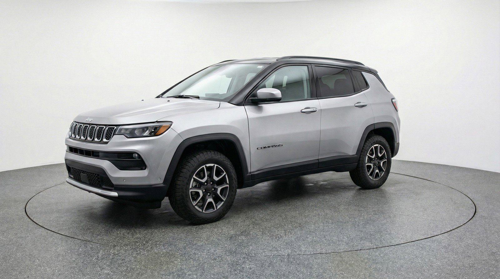 Used 2025 Jeep Compass Trailhawk image 3