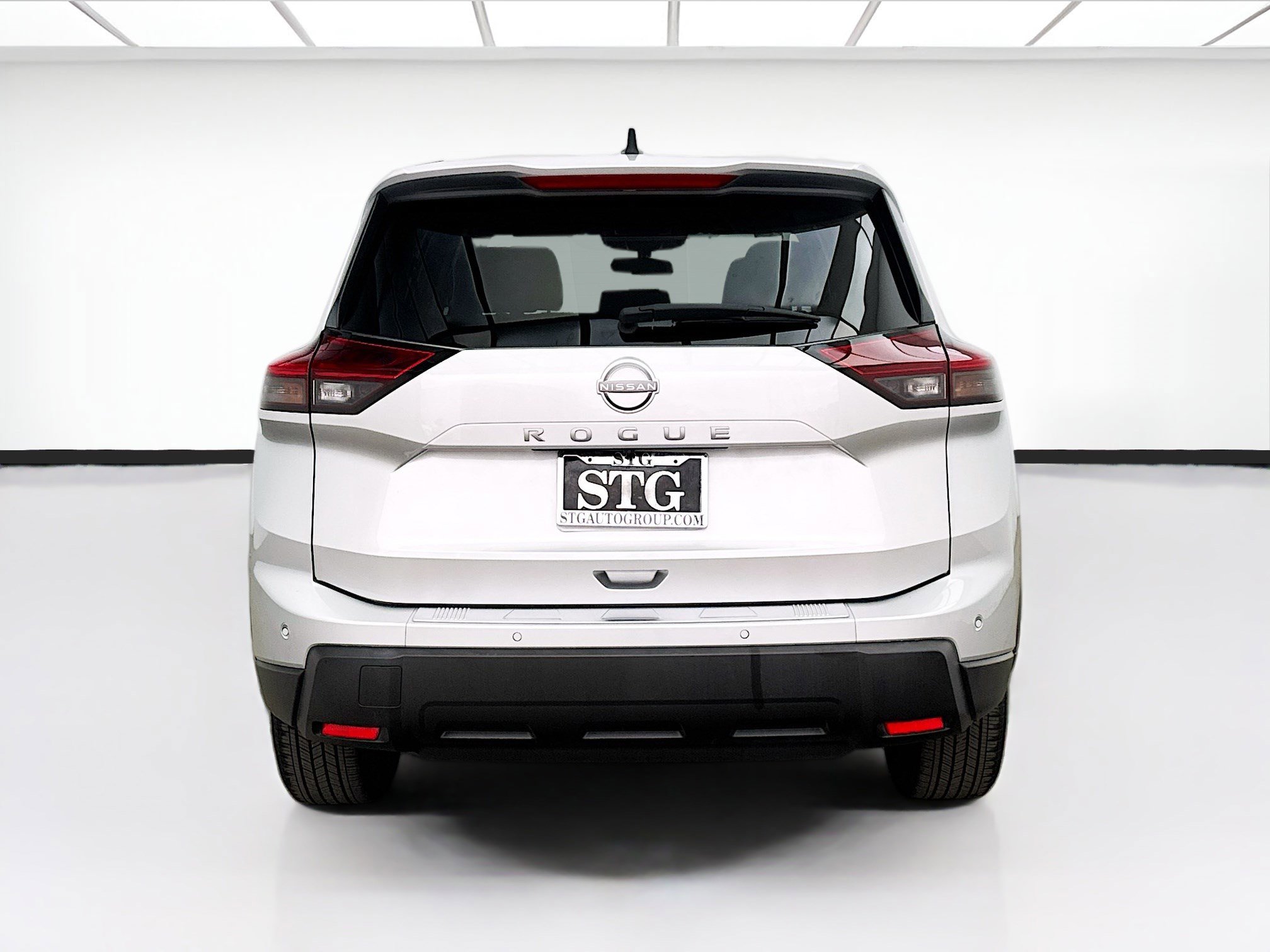 Used 2024 Nissan Rogue S image 5