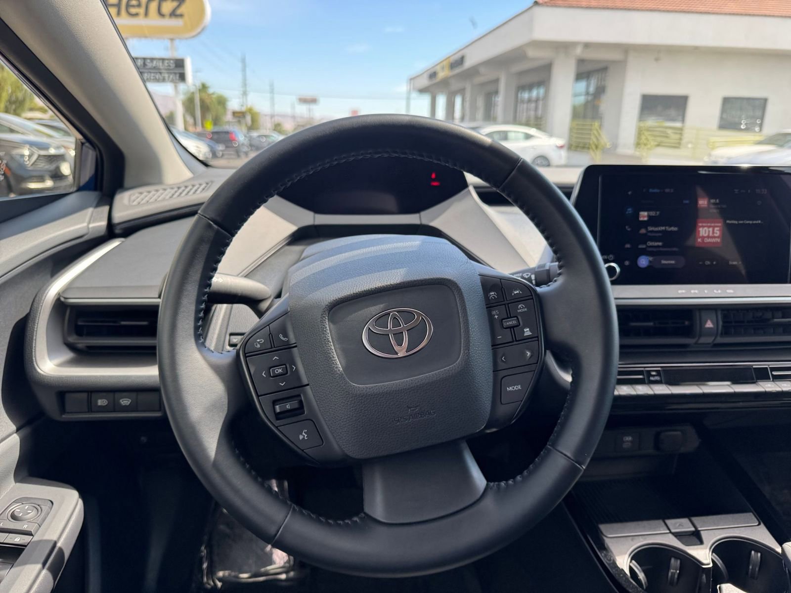 Used 2025 Toyota Prius LE image 32
