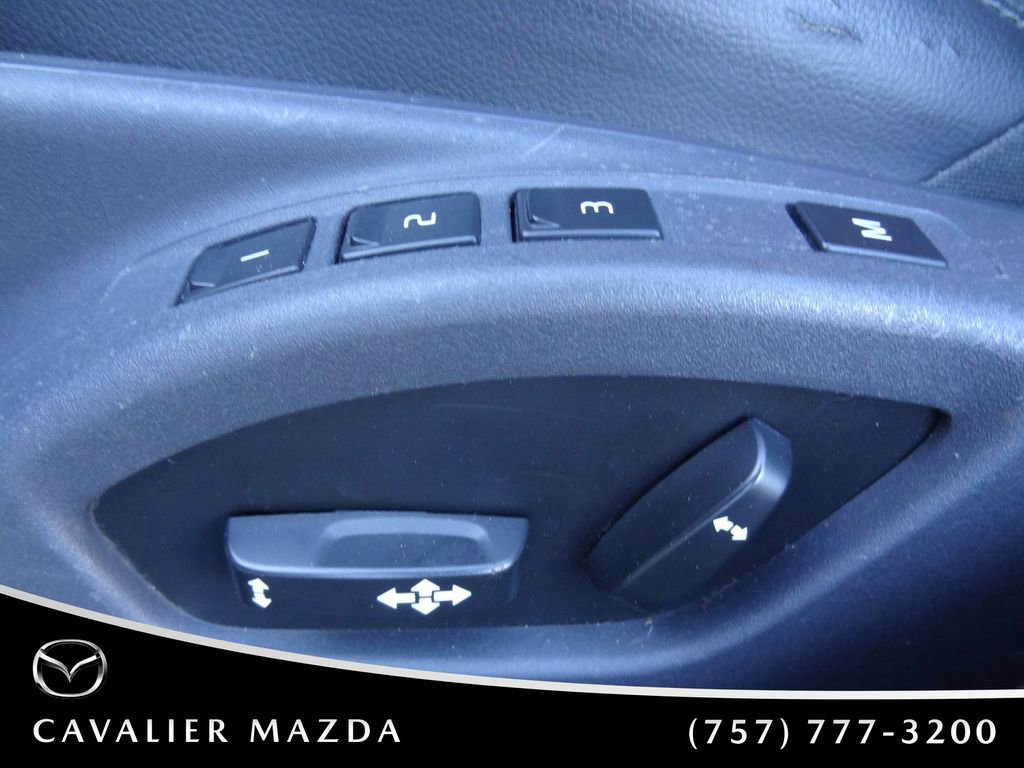 Used 2015 Volvo V60 T5 Premier image 11