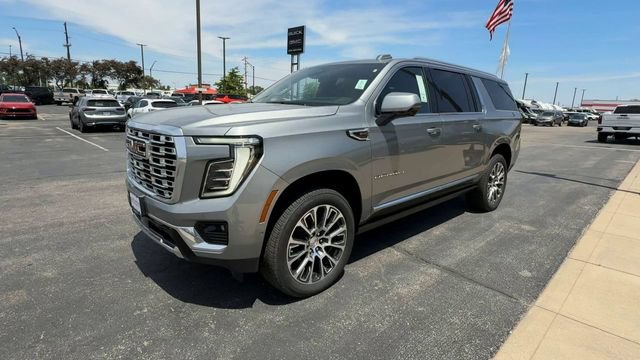 New 2026 GMC Yukon XL Denali w/ Sun & Power Step Package AWD/4WD image 4