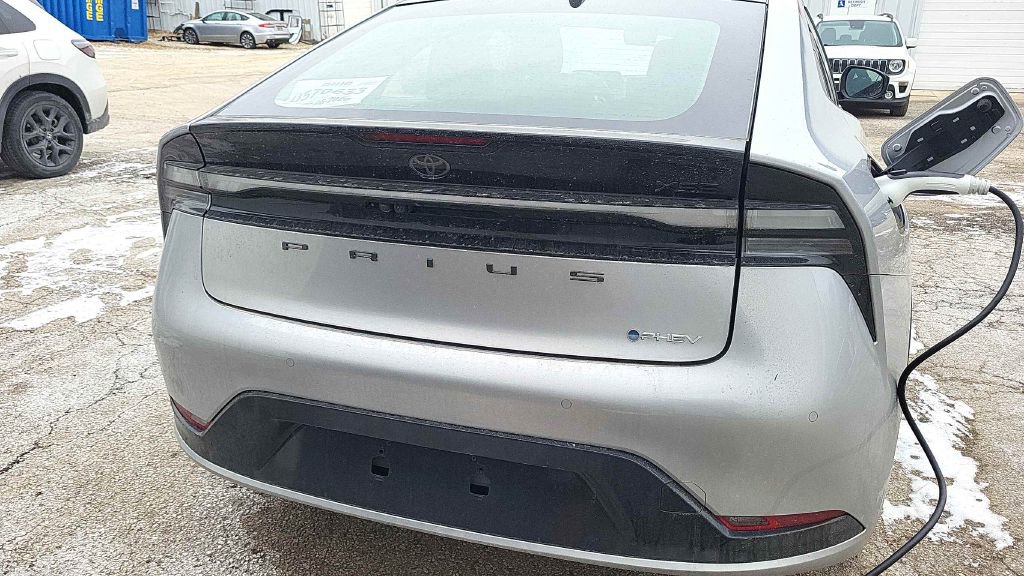 Used 2026 Toyota Prius Plug-In Hybrid image 4