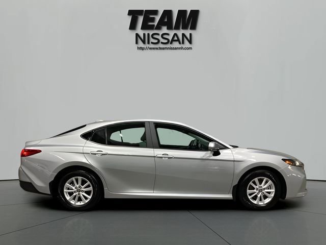 Used 2025 Toyota Camry LE AWD/4WD image 8
