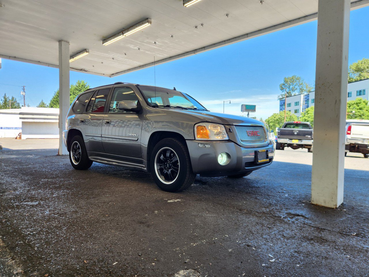 Used 2009 GMC Envoy Denali w/ Sun And 6-Disc Cd Package AWD/4WD image 11