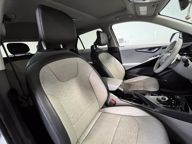 Used 2023 Kia Niro Wave FWD image 9