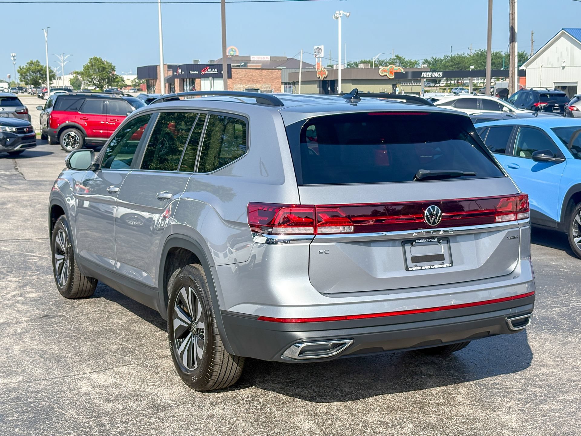 Used 2024 Volkswagen Atlas SE AWD/4WD image 10