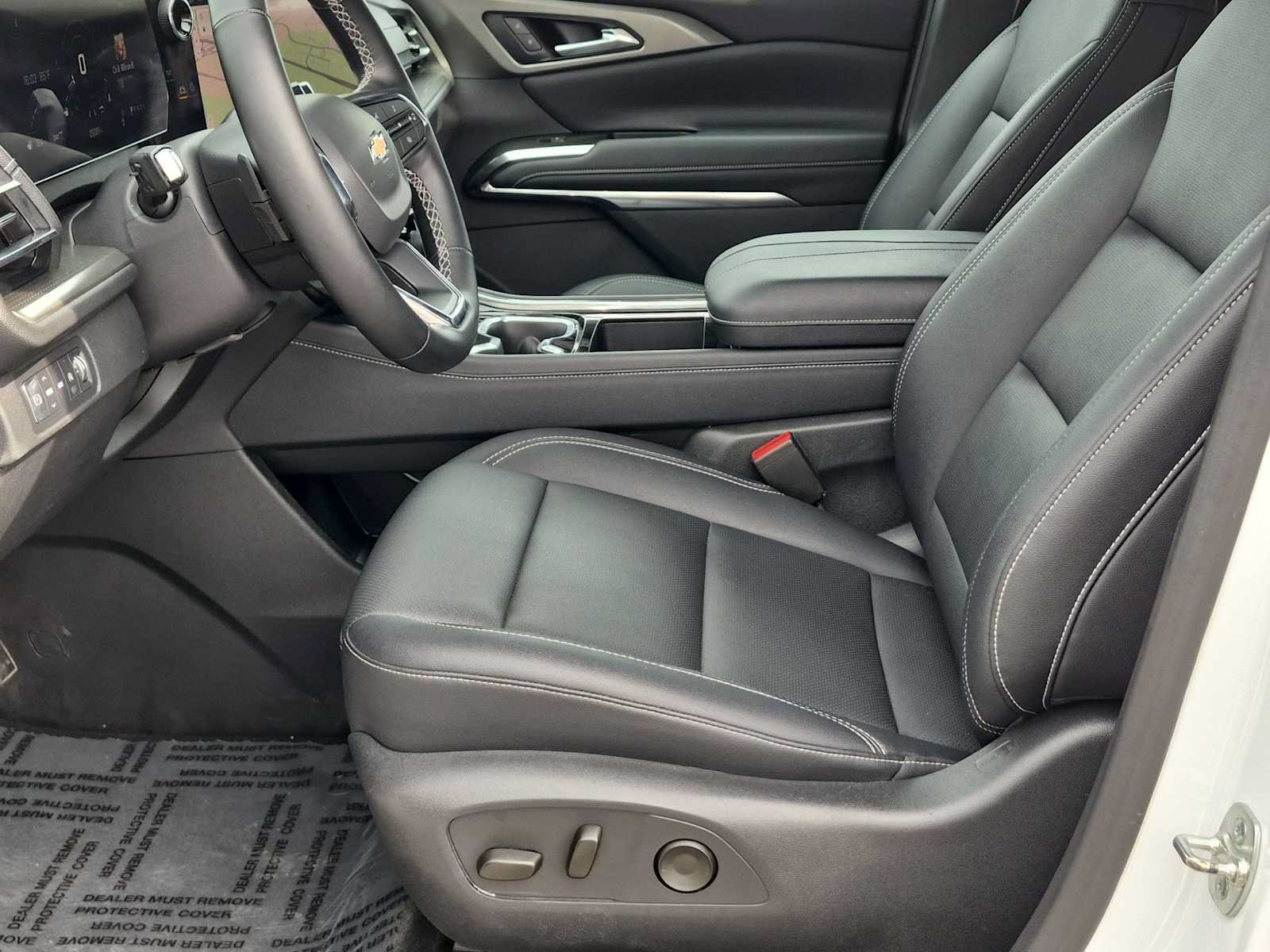 Used 2025 Chevrolet Traverse LT AWD/4WD image 17