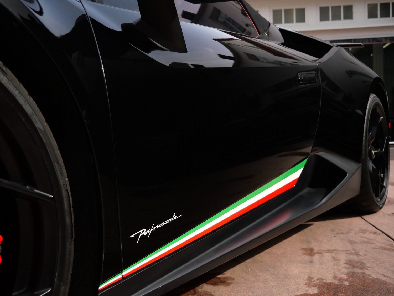 Used 2018 Lamborghini Huracan Performante image 14