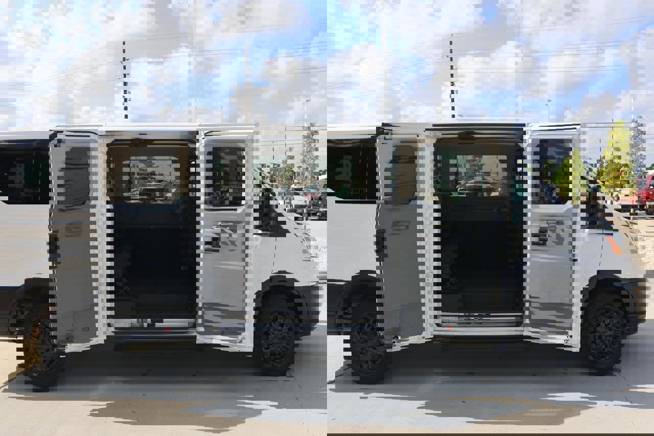 Used 2016 Ford Transit 350 XLT image 10