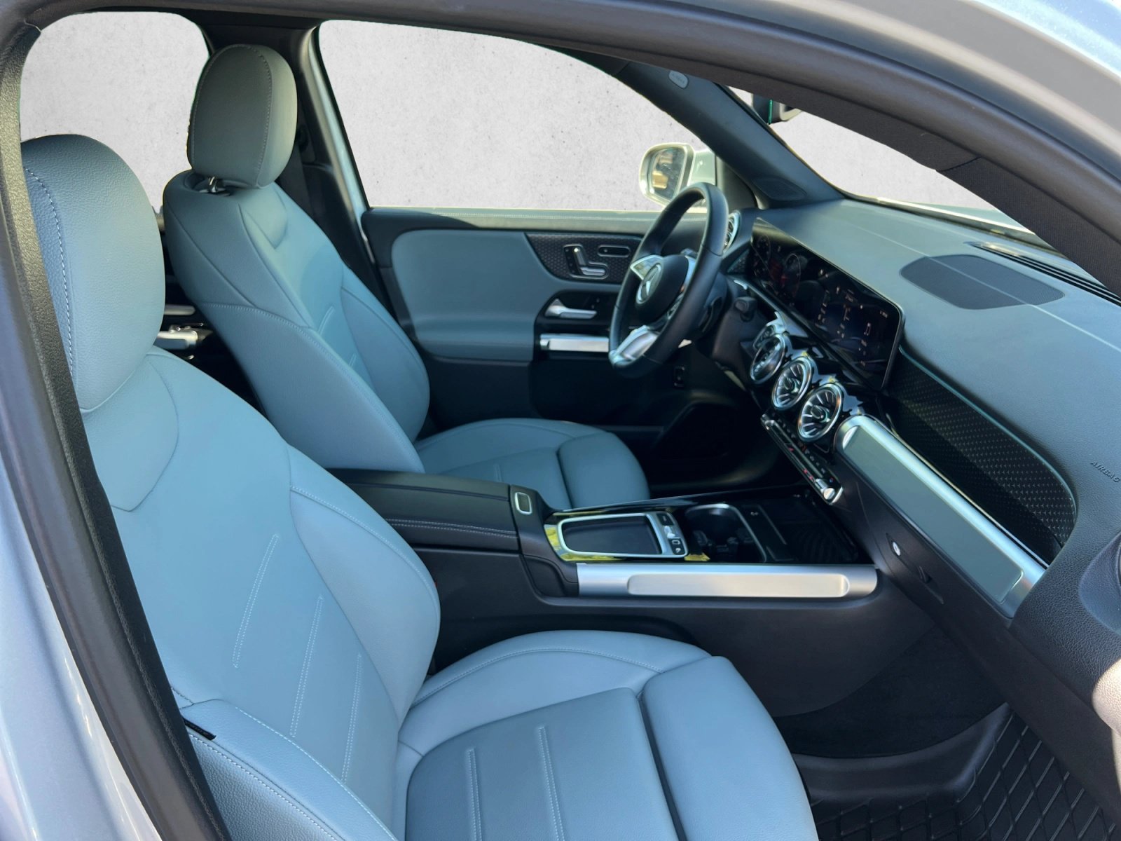 Certified 2026 Mercedes-Benz GLB 250 4MATIC image 27