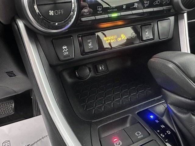 Used 2019 Toyota RAV4 XLE image 32