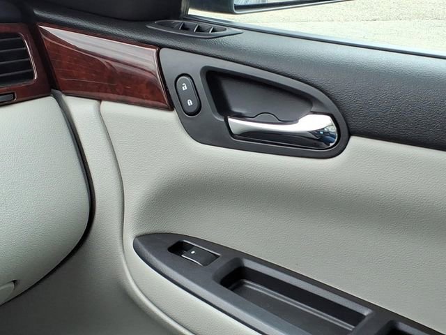 Used 2008 Chevrolet Impala LT FWD image 19