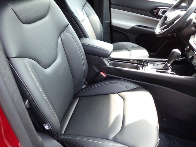 New 2025 Jeep Compass Limited image 11
