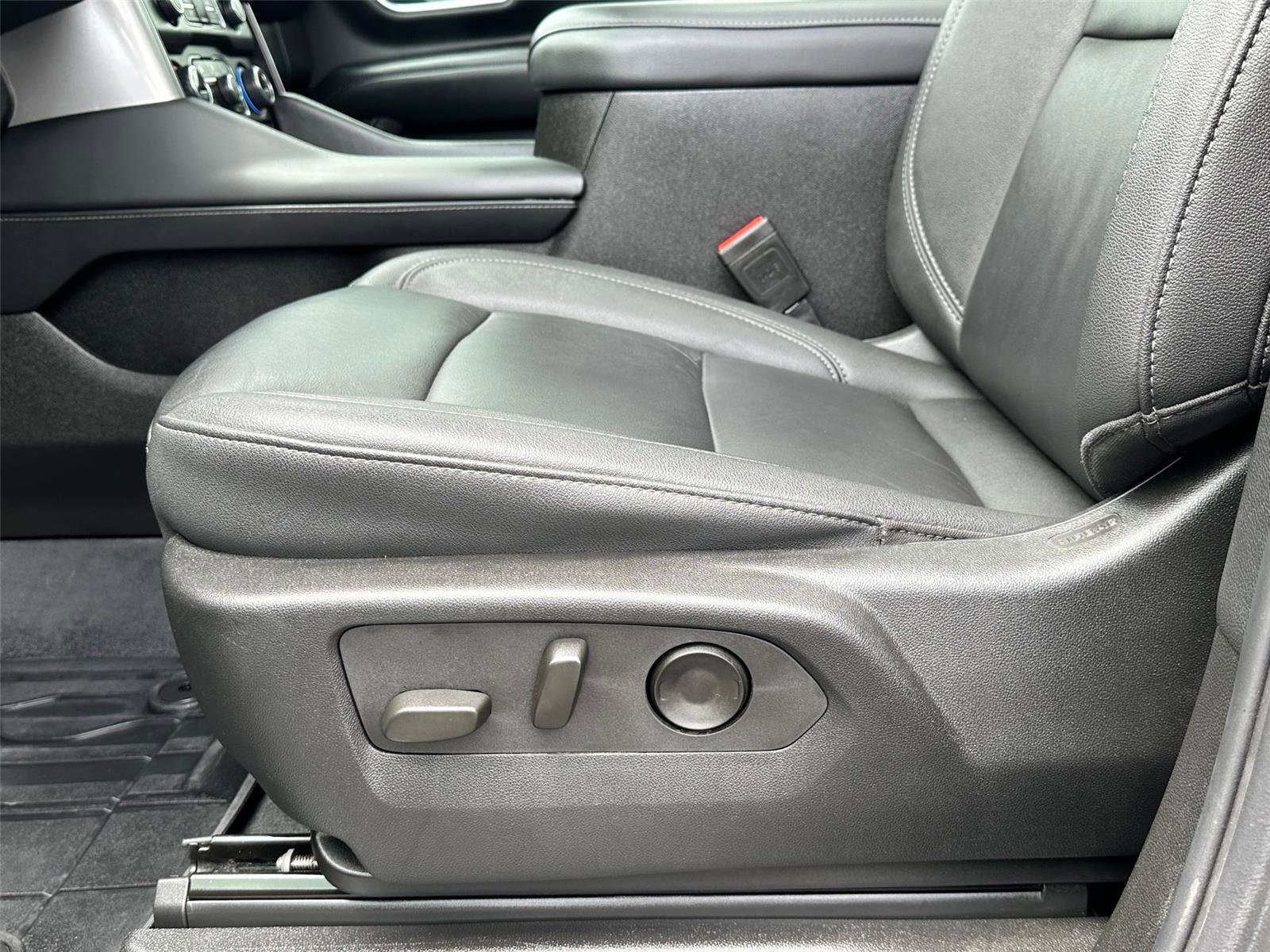 Used 2024 Chevrolet Tahoe Z71 w/ Luxury Package image 23