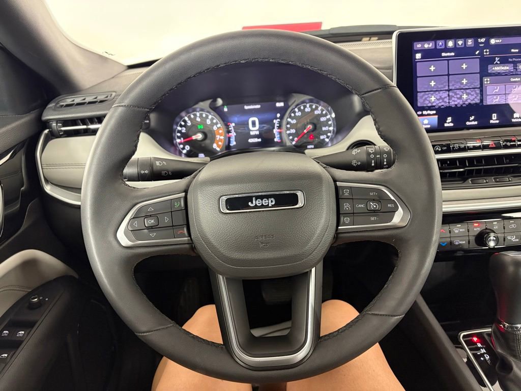 Used 2025 Jeep Compass Limited AWD/4WD image 18