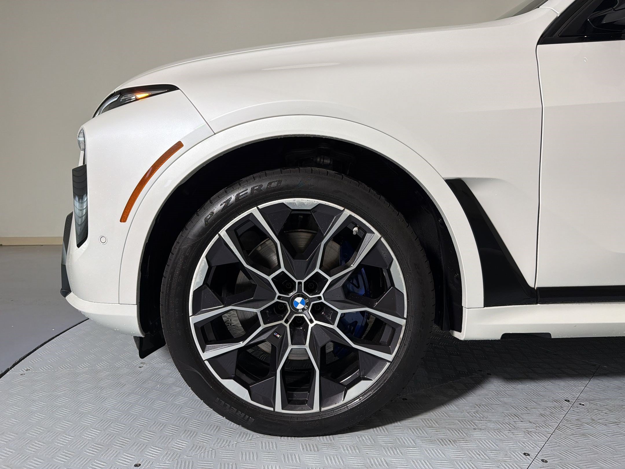 Used 2025 BMW X7 M60i w/ Executive Package AWD/4WD image 9