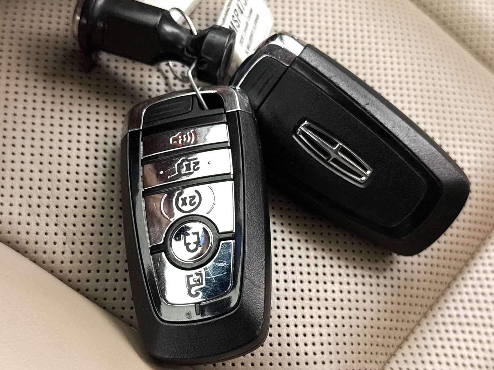 Used 2020 Lincoln Corsair Reserve AWD/4WD image 38