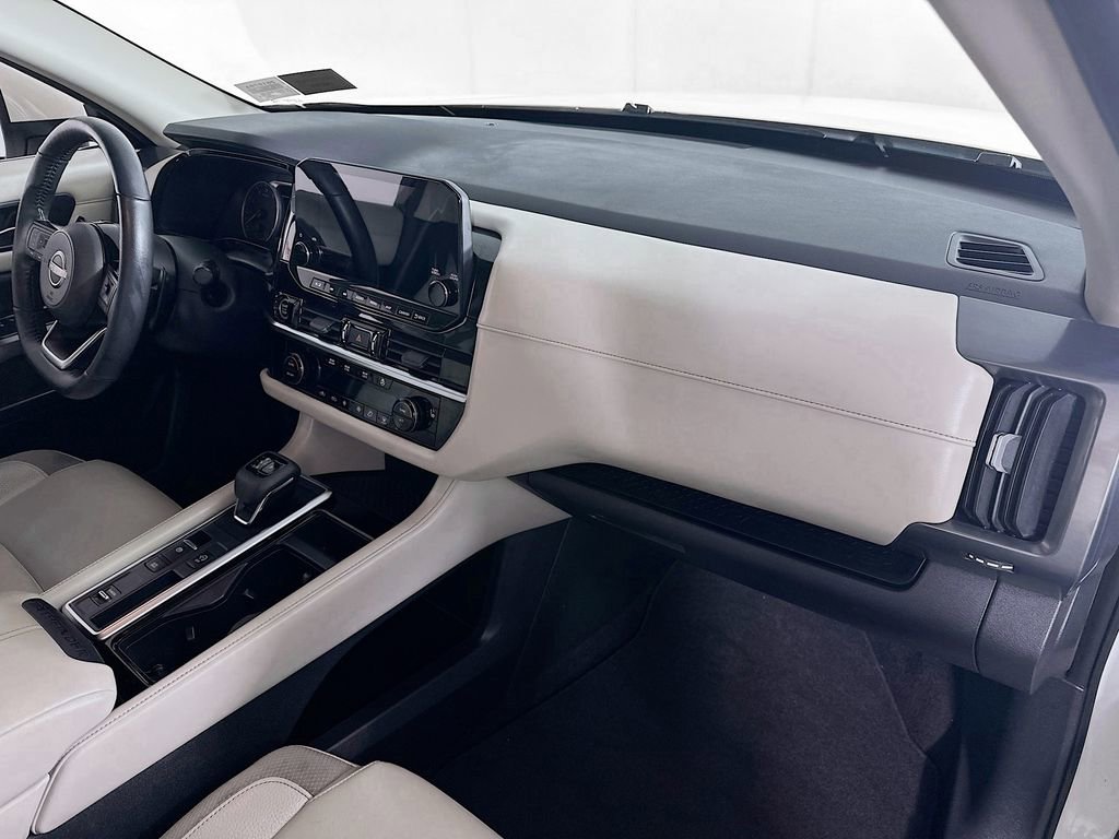 Used 2022 Nissan Pathfinder SL image 32