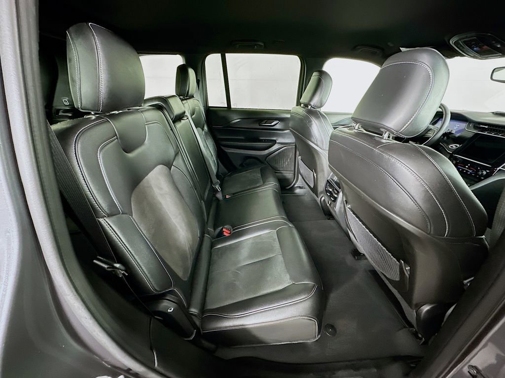 Certified 2024 Jeep Grand Cherokee Altitude image 36