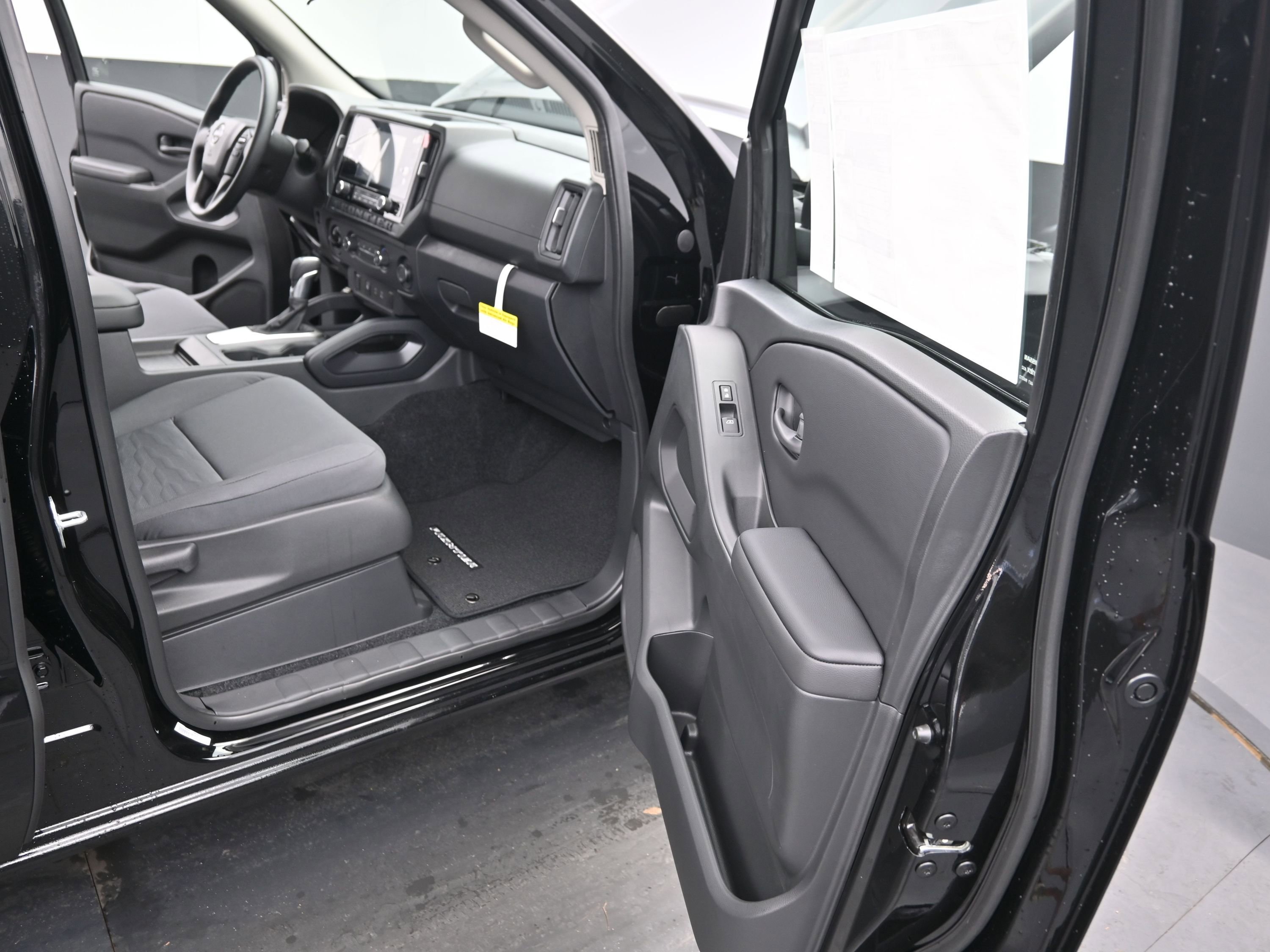 New 2026 Nissan Frontier S image 18