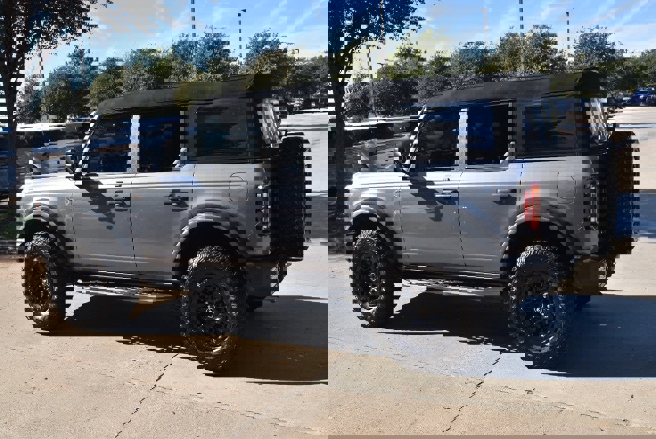 Used 2023 Ford Bronco Wildtrak image 11