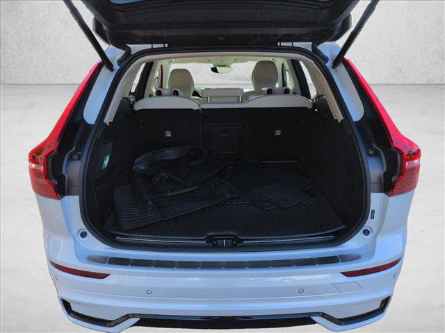 Used 2025 Volvo XC60 T8 Plus w/ Protection Package Premier AWD/4WD image 6