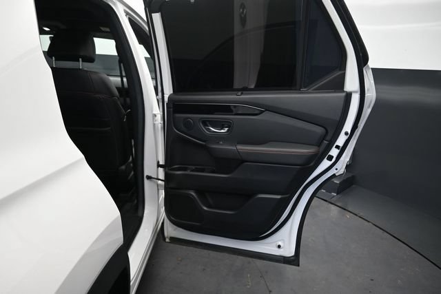Used 2025 Honda Pilot TrailSport image 22