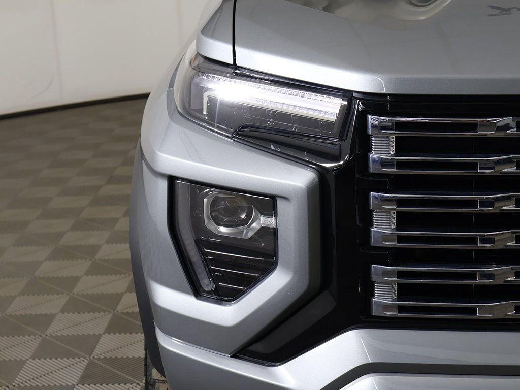 Used 2023 GMC Canyon Denali image 17