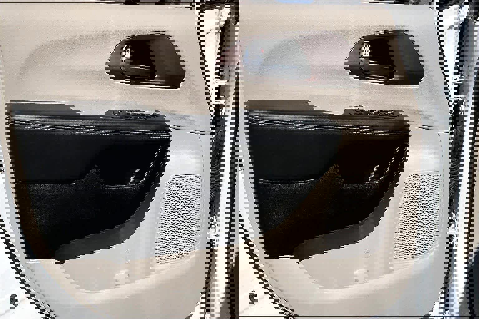 Used 2024 Chrysler Voyager LX image 22