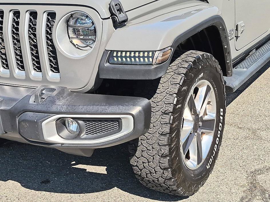 Used 2023 Jeep Gladiator Overland AWD/4WD image 9
