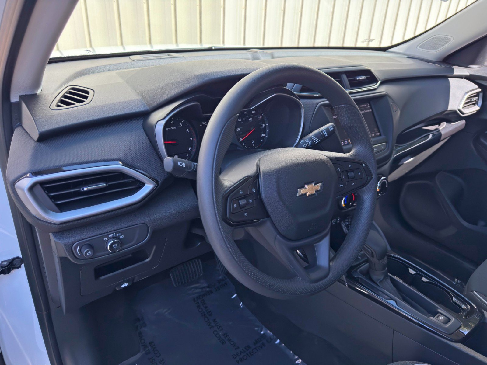 Used 2023 Chevrolet TrailBlazer LS FWD image 12