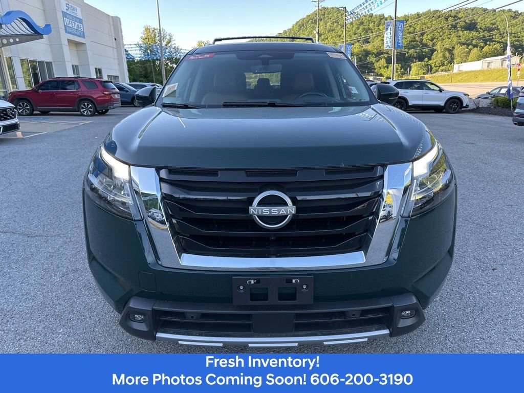 Used 2023 Nissan Pathfinder Platinum w/ Cargo Package AWD/4WD image 8