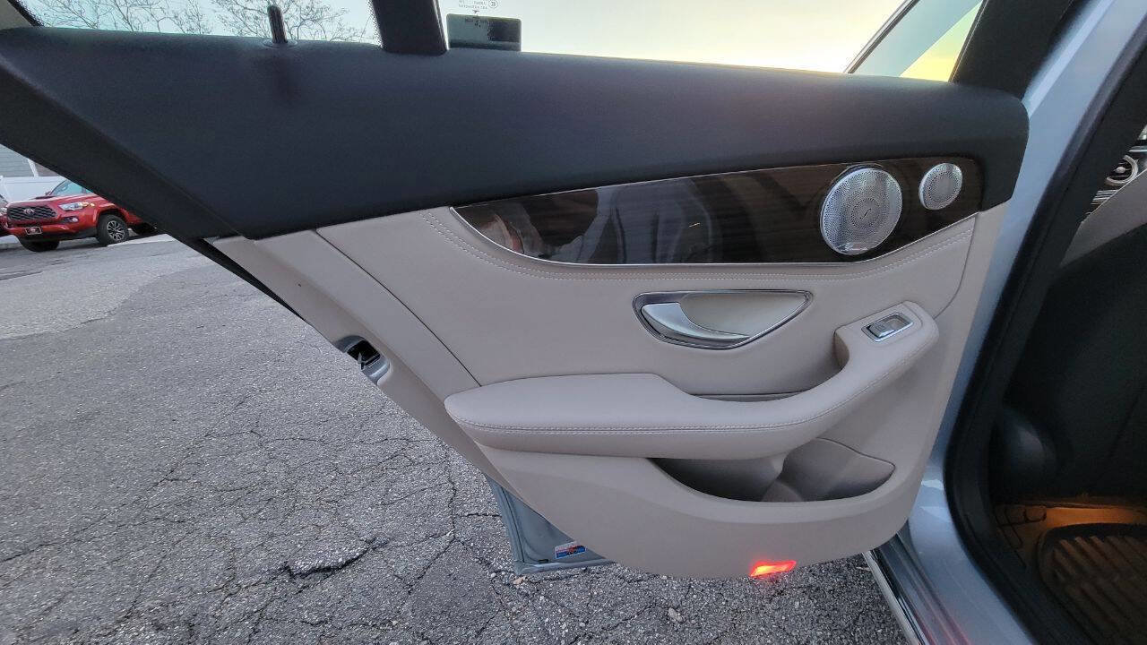 Used 2015 Mercedes-Benz C 300 4MATIC Sedan image 29