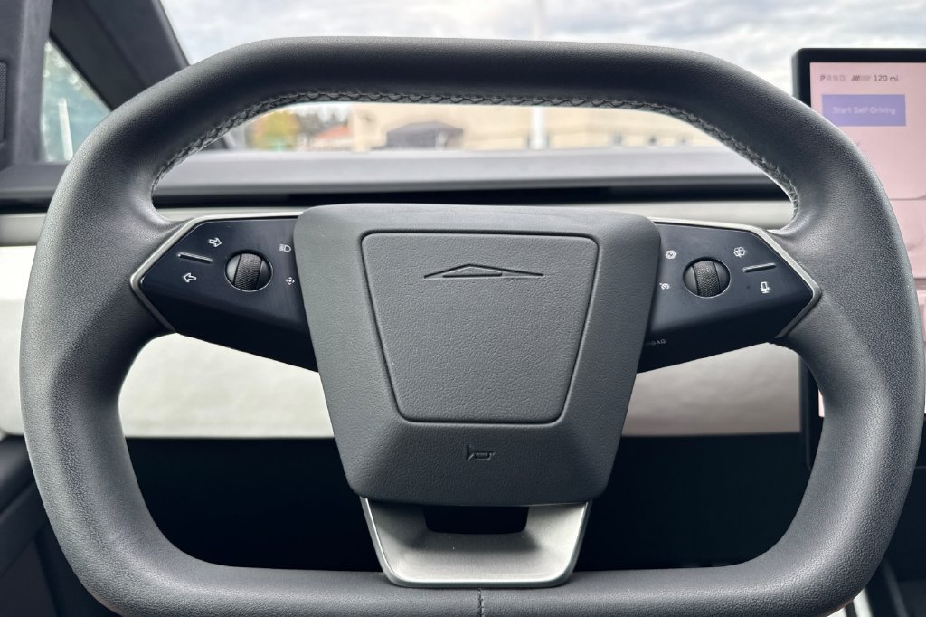 Used 2024 Tesla Cybertruck AWD Crew Cab image 21