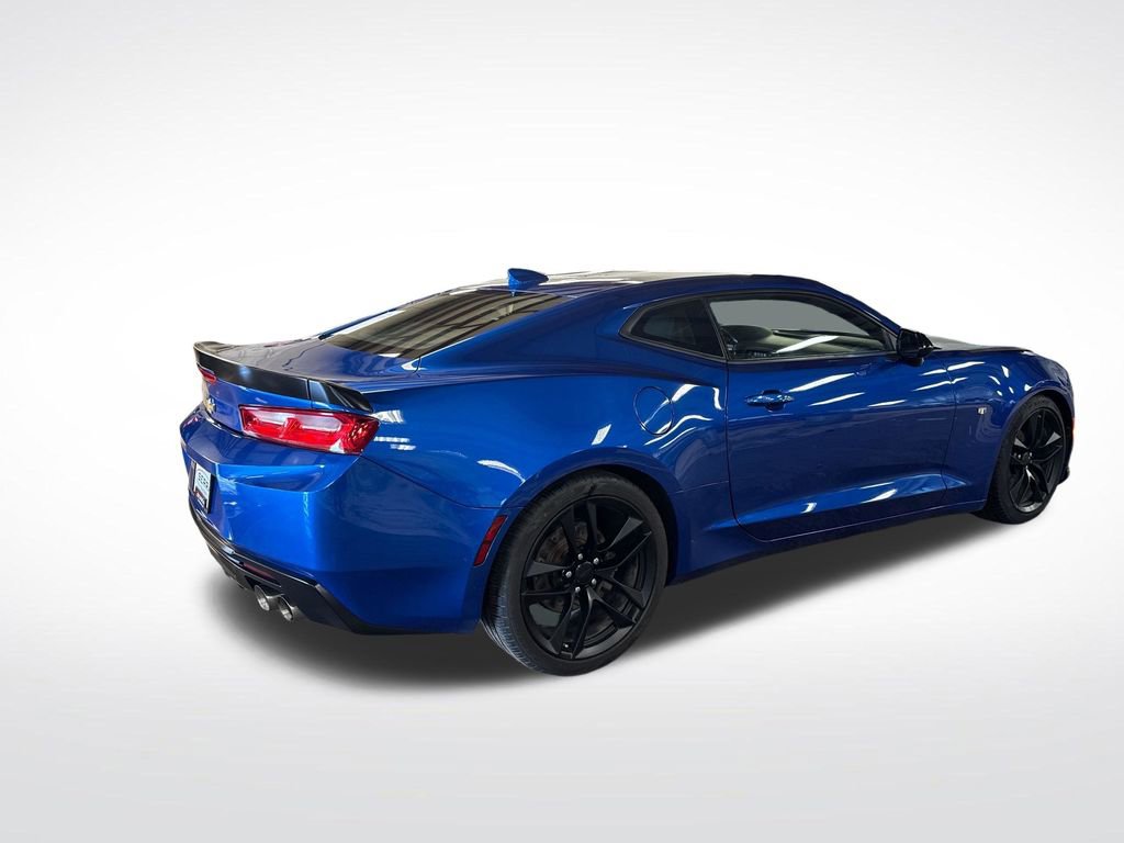 Used 2018 Chevrolet Camaro LT RWD image 5
