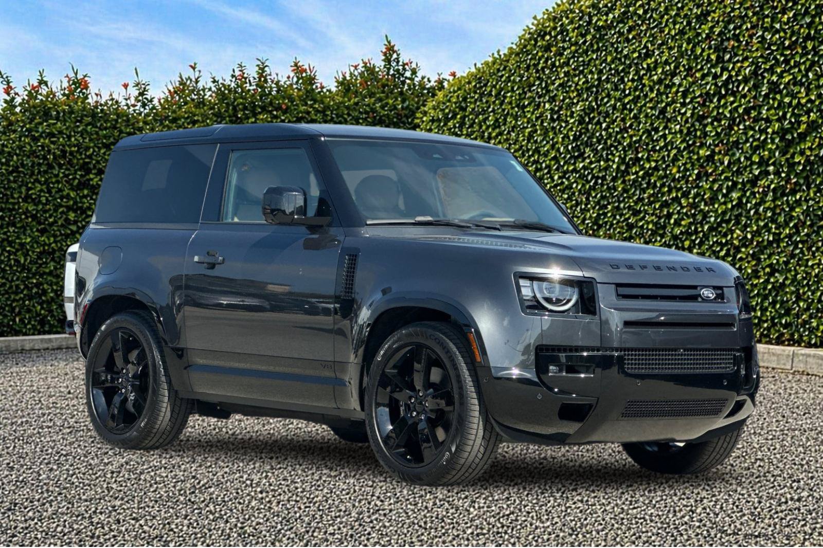New 2026 Land Rover Defender 90 V8 AWD/4WD image 8