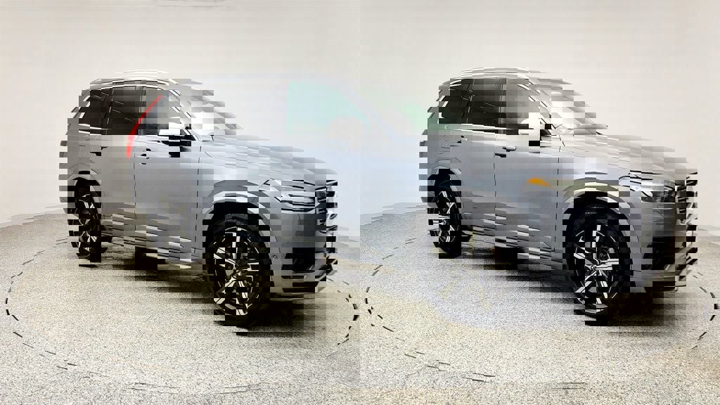 Used 2017 Volvo XC90 T8 R-Design w/ Vision Package image 3