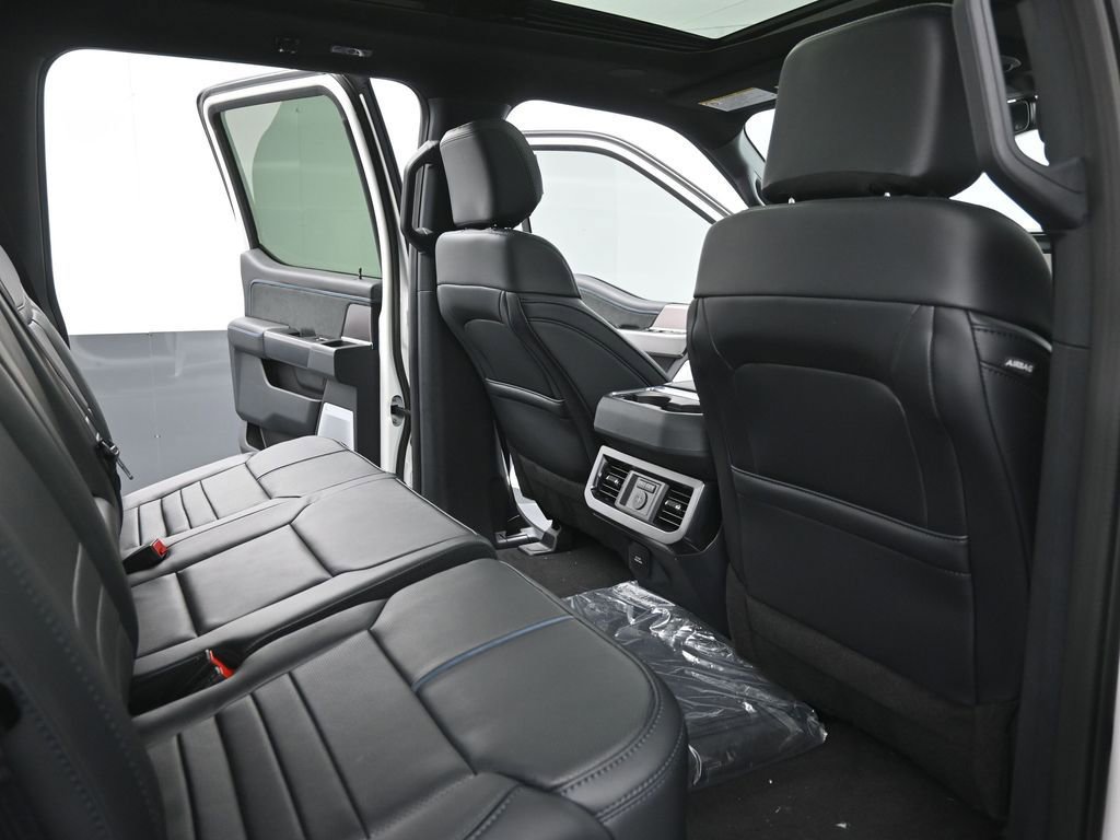 New 2026 Ford F250 Platinum w/ FX4 Off-Road Package image 14