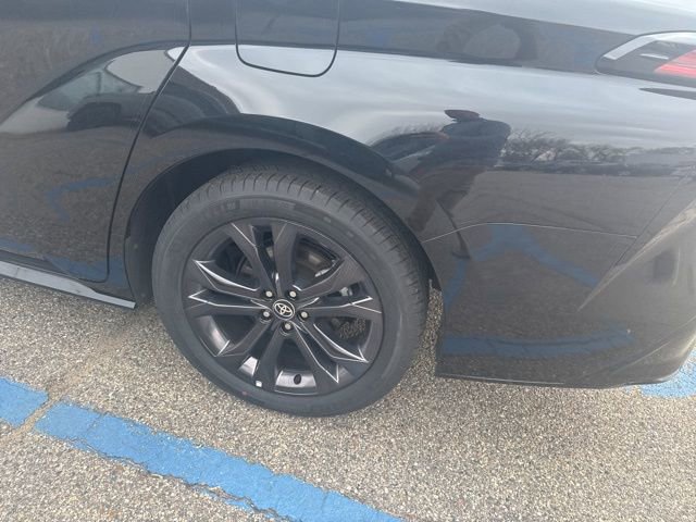 Used 2025 Toyota Sienna XSE image 7