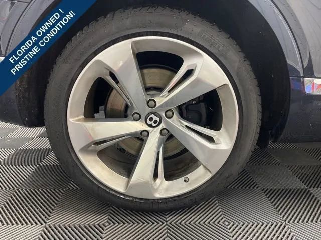 Used 2018 Bentley Bentayga AWD/4WD image 31