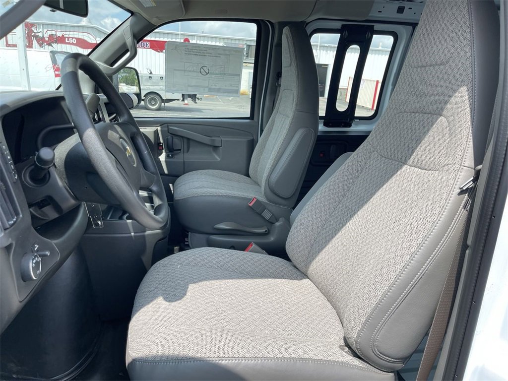 New 2025 Chevrolet Express 3500 Extended w/ Driver Convenience Package image 7