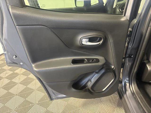 Certified 2023 Jeep Renegade Latitude AWD/4WD image 23