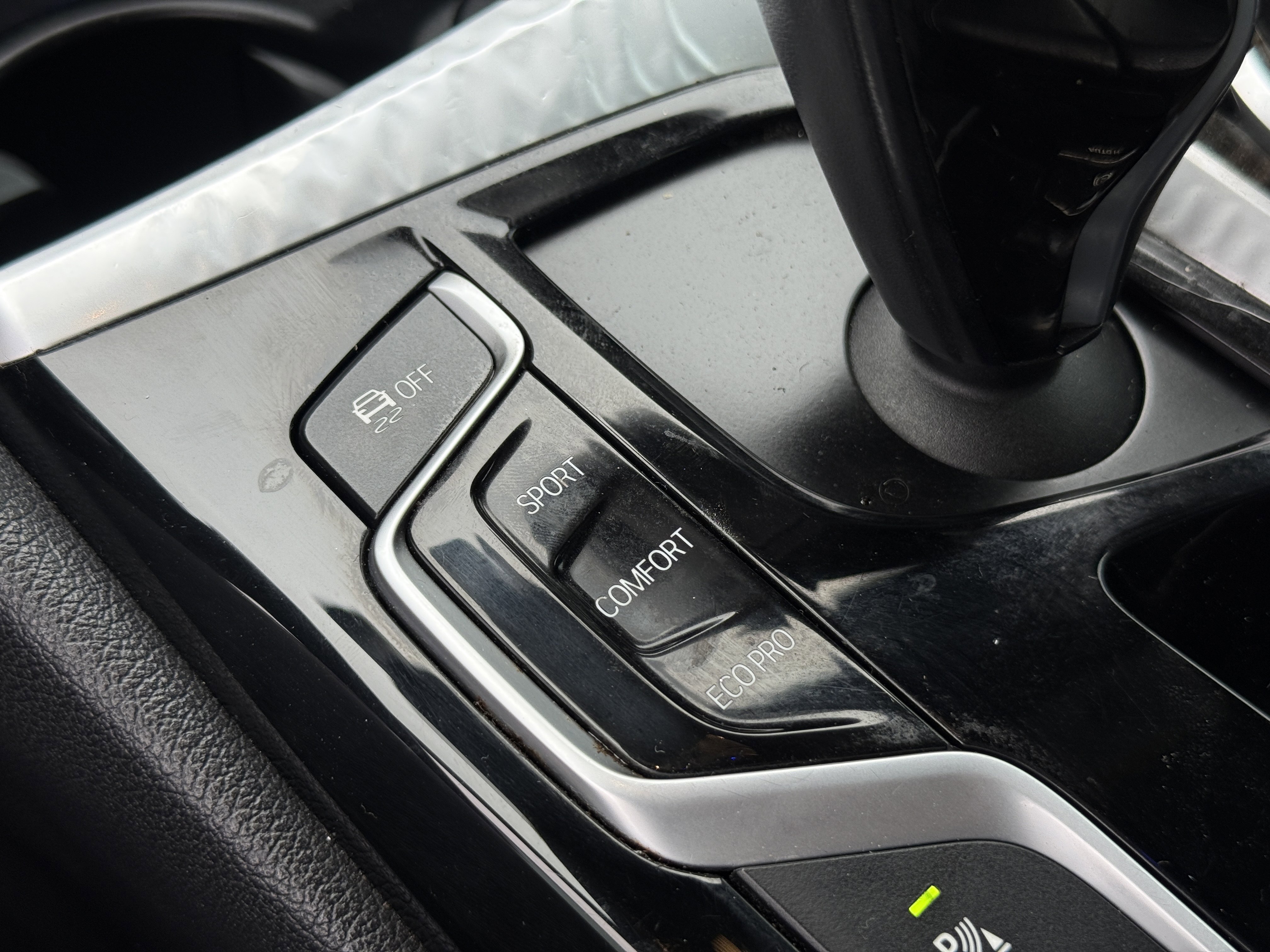 Used 2017 BMW 540i w/ Premium Package image 24