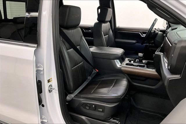 Used 2023 Chevrolet Silverado 1500 High Country w/ High Country Premium Package image 7