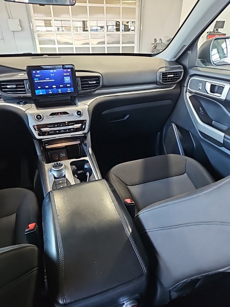Used 2022 Ford Explorer XLT image 26