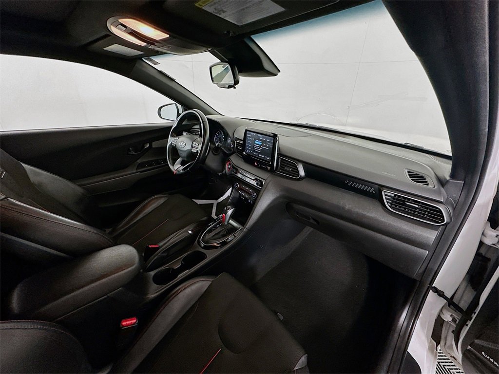 Used 2020 Hyundai Veloster 2.0 Premium image 28