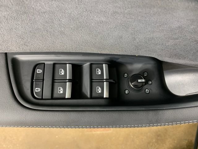 Used 2025 Audi SQ8 Premium Plus AWD/4WD image 18