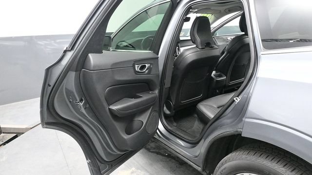Used 2019 Volvo XC60 T6 Momentum w/ Advanced Package AWD/4WD image 24