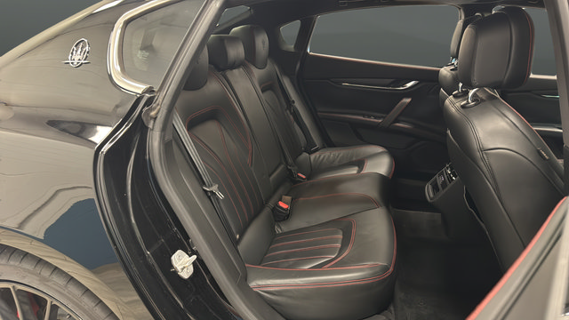 Used 2015 Maserati Quattroporte GTS RWD image 25
